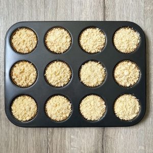 Teig für die Mandarinen Muffins in der Backform