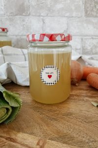 Frische Gemüsebrühe einfach selber gemacht