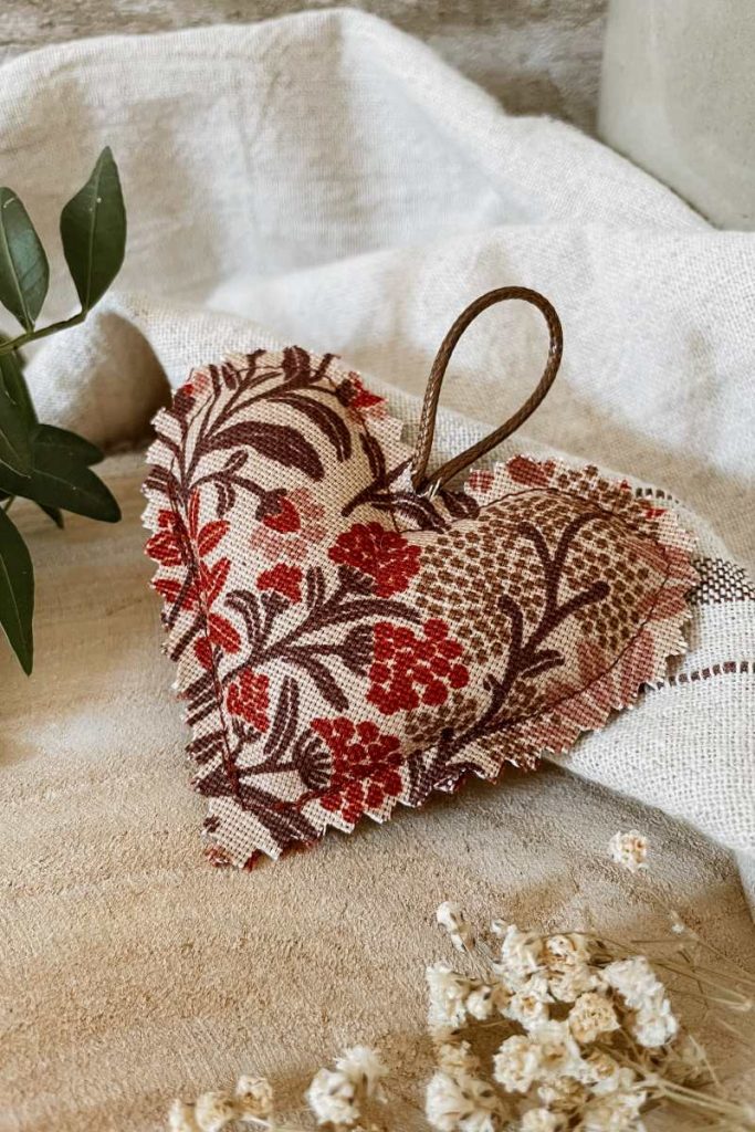 Genähter Herz Anhänger