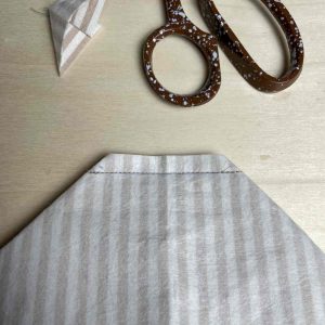 Eine Ecke vom Innenstoff abgeschnitten