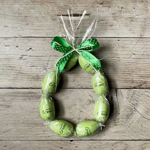 Fertiger DIY Osterkranz gebastelt