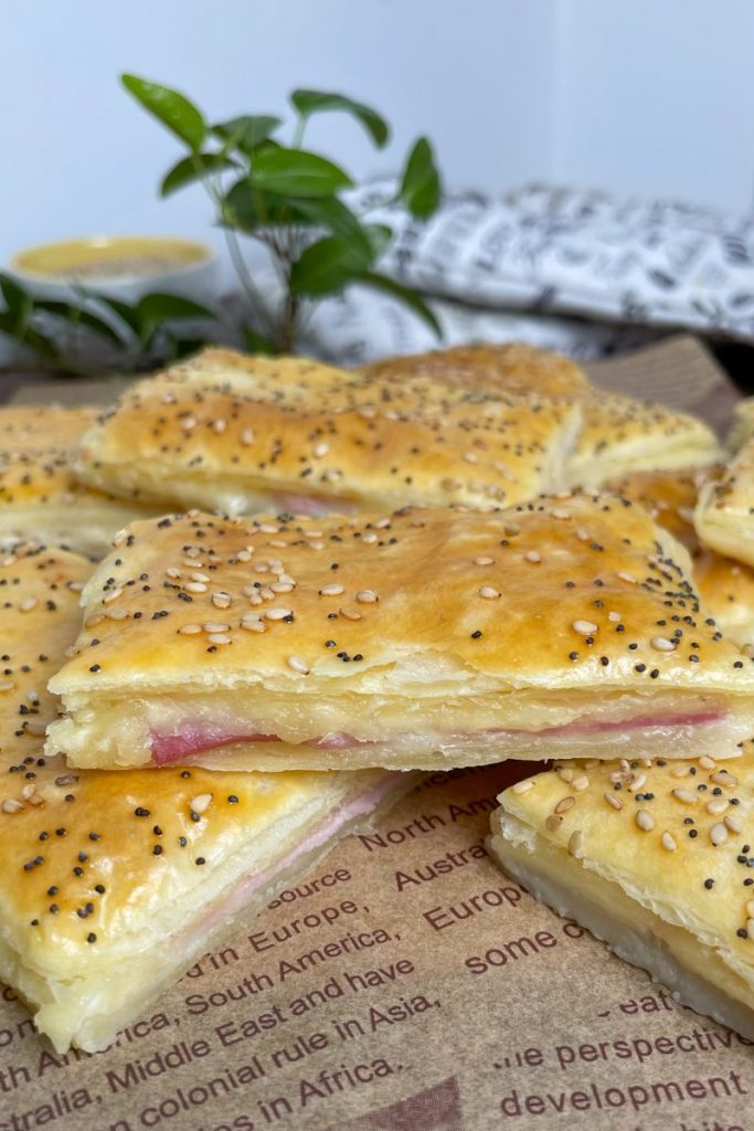 Blätterteig herzhaft gefüllt mit Schinken und Käse ⎢ Fingerfood Blätterteig herzhaft gefüllt mit Schinken und Käse ⎢ Fingerfood